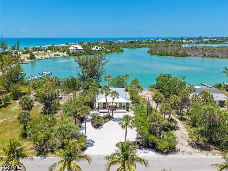 2 bedroom SingleFamilyResidence at 2539 Coconut Dr, Del Sega, Sanibel — photo 2