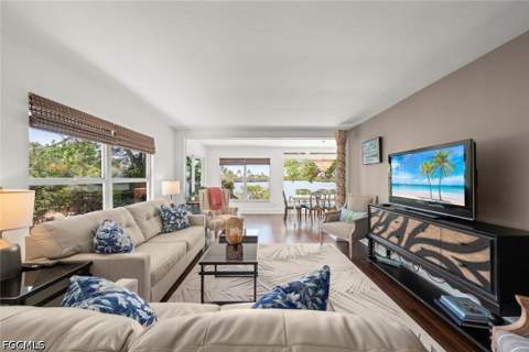 2539 Coconut Dr, Sanibel FL - photo 8 of 31