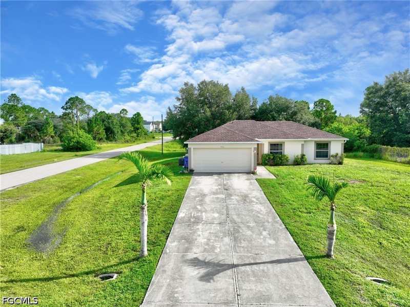 3 bedroom SingleFamilyResidence at 446 Windermere Dr, Greenbriar, Lehigh Acres — photo 1