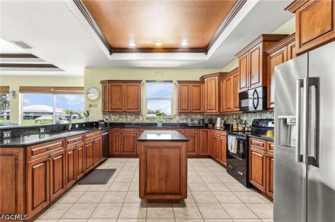2441 NW 9th Ter, Cape Coral FL - photo 7 of 33