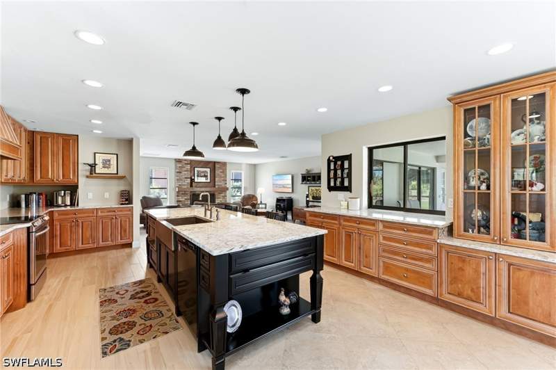 3 bedroom SingleFamilyResidence at 9981 Treasure Cay Ln, Spanish Wells, Bonita Springs — photo 4
