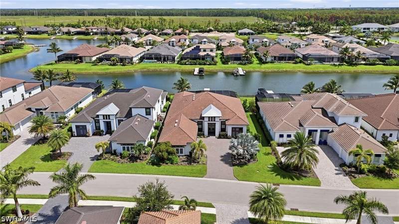 3 bedroom SingleFamilyResidence at 11640 Roseto Ct, Esplanade Lake Club, Fort Myers — photo 3