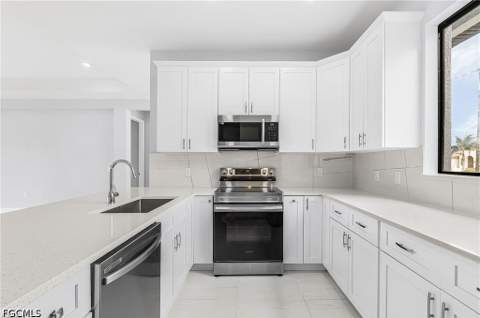 2602 Diplomat Pkwy W, Cape Coral FL - photo 13 of 23