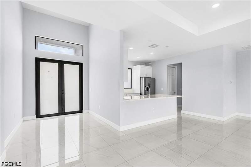 3 bedroom SingleFamilyResidence at 2602 Diplomat Pkwy W, Cape Coral, Cape Coral — photo 5