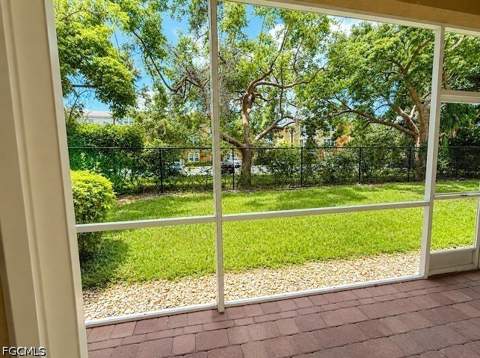 9575 Roundstone Cir, Fort Myers FL - photo 7 of 40
