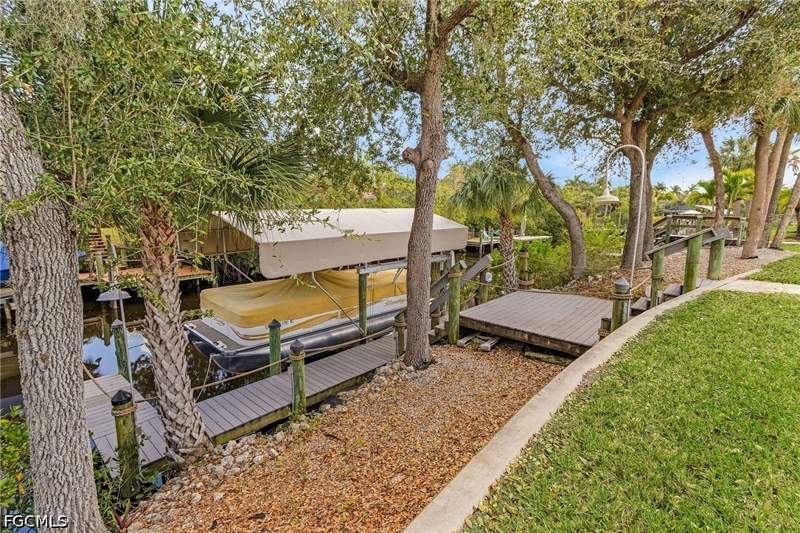 3 bedroom SingleFamilyResidence at 9262 Palm Island Cir, Palm Island, North Fort Myers — photo 3