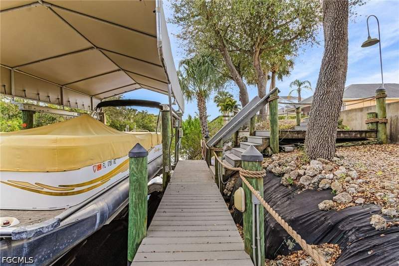 3 bedroom SingleFamilyResidence at 9262 Palm Island Cir, Palm Island, North Fort Myers — photo 5