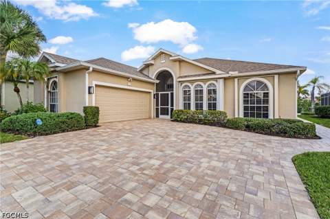 9262 Palm Island Cir, North Fort Myers FL - photo 8 of 47