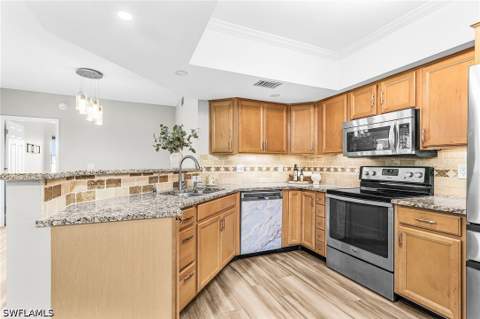 2671 Citrus Lake Dr 104 #E104, Naples FL - photo 7 of 26