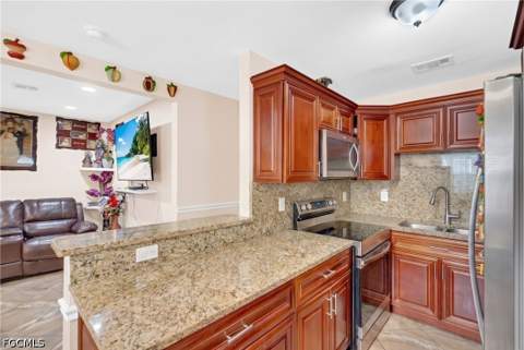 1847 Maple Dr, Fort Myers FL - photo 10 of 34