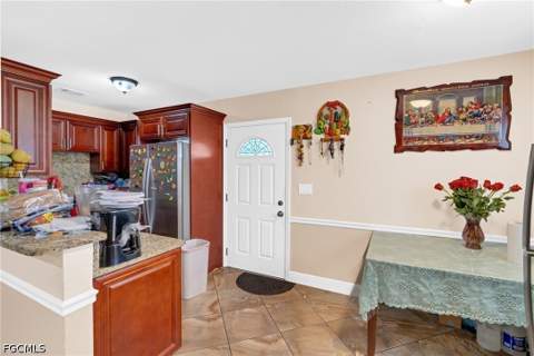 1847 Maple Dr, Fort Myers FL - photo 8 of 34