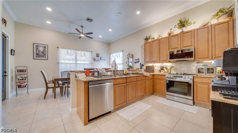 3 bedroom SingleFamilyResidence at 15029 Great Laurel Ct, Cascades, Alva — photo 4