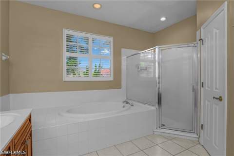 11082 Lakeland Cir, Fort Myers FL - photo 21 of 36
