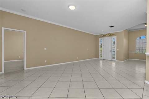 11082 Lakeland Cir, Fort Myers FL - photo 7 of 36