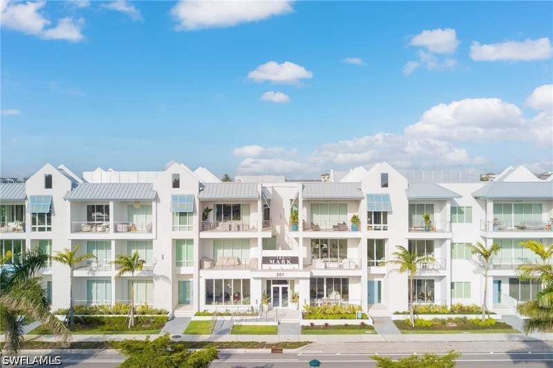 2 bedroom Condominium at 201 8th St S 208, Olde Naples, Naples — photo 4