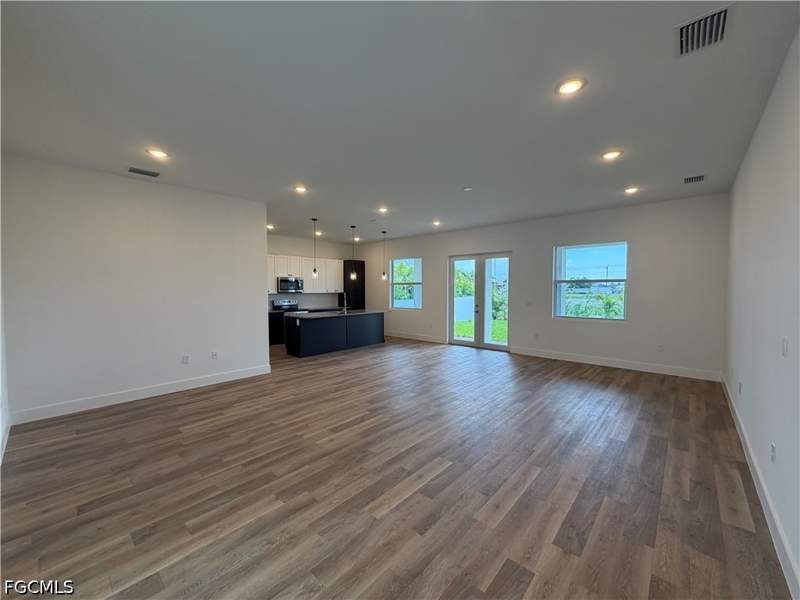 4 bedroom SingleFamilyResidence at 336 SW 31st Pl, Cape Coral, Cape Coral — photo 3
