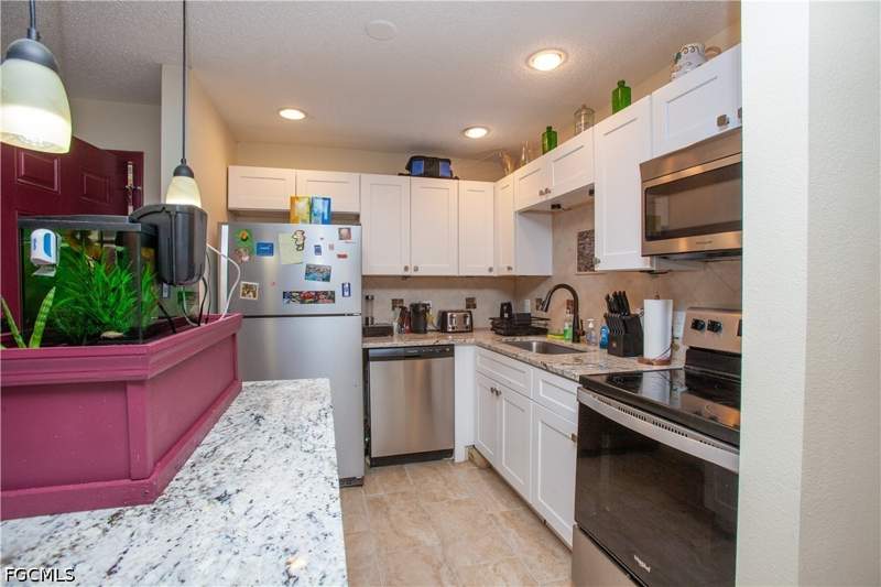2 bedroom Condominium at 5713 Foxlake Dr 2, Arbor Lakes Condo, North Fort Myers — photo 3