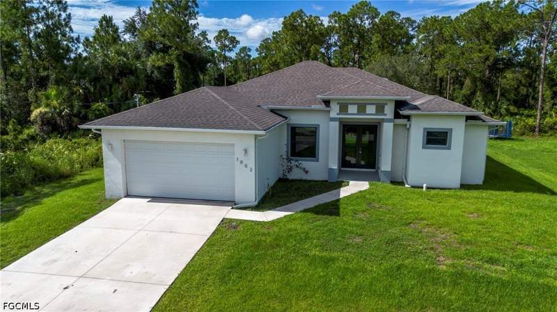 3 bedroom SingleFamilyResidence at 1002 E 5th St, Lehigh Estates, Lehigh Acres — photo 2