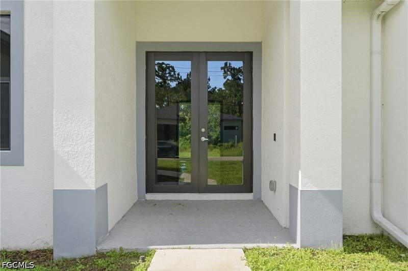 3 bedroom SingleFamilyResidence at 1002 E 5th St, Lehigh Estates, Lehigh Acres — photo 5