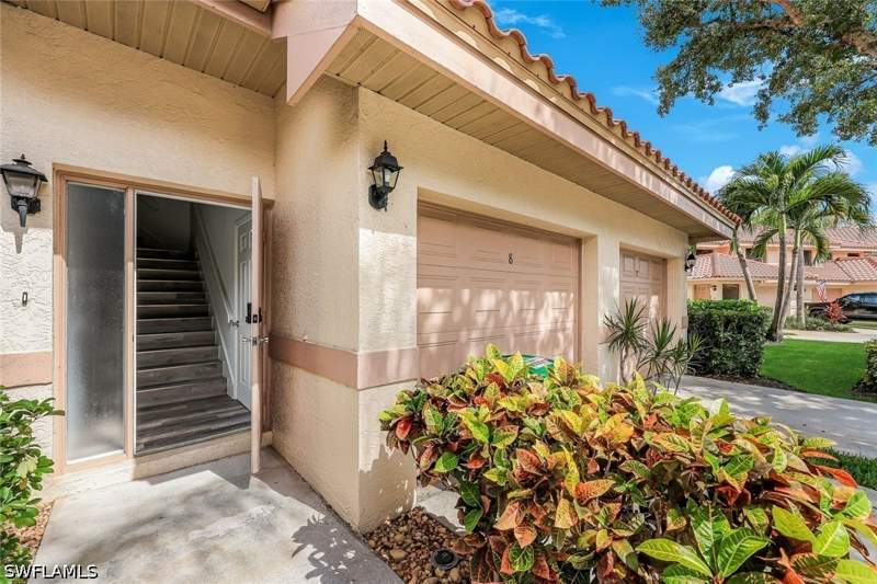 2 bedroom Condominium at 142 Bennington Dr 8, Coach Homes, Naples — photo 3