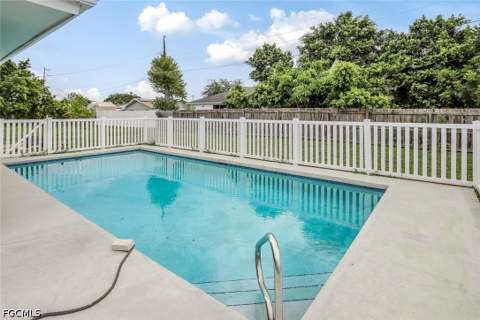 117 SE 45th Ter, Cape Coral FL - photo 12 of 23