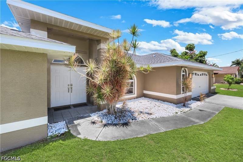 3 bedroom SingleFamilyResidence at 2526 SE 19th Pl, Cape Coral, Cape Coral — photo 4