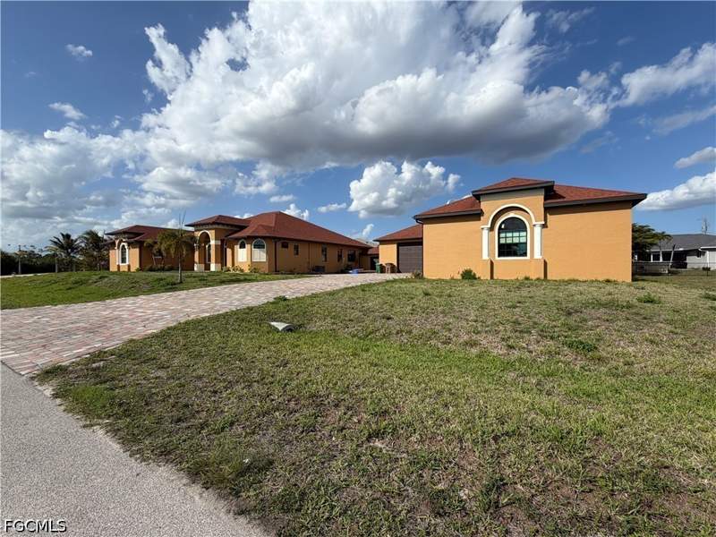 5 bedroom SingleFamilyResidence at 2633 NW 24th St, Cape Coral, Cape Coral — photo 3