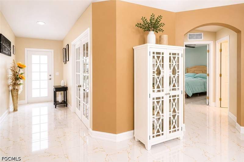 3 bedroom SingleFamilyResidence at 507 Diplomat Pkwy E, Cape Coral, Cape Coral — photo 4