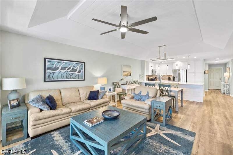 3 bedroom Condominium at 9101 Vanderbilt Dr 302, Chateau Vanderbilt, Naples — photo 3