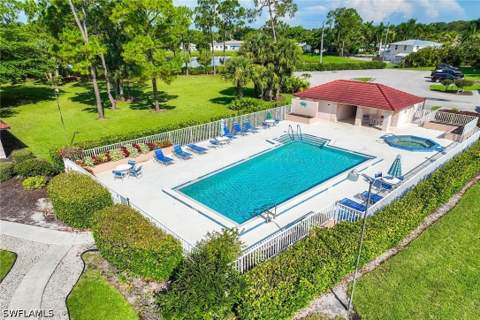 1075 Foxfire Ln 103, Naples FL - photo 20 of 48