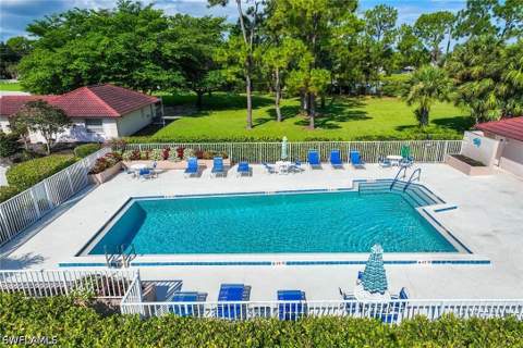 1075 Foxfire Ln 103, Naples FL - photo 21 of 48