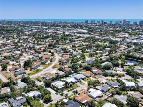 1268 Lake Shore Dr, Naples FL - photo 15 of 18