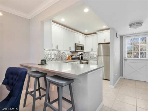 750 Mooring Line Dr 203, Naples FL - photo 7 of 35