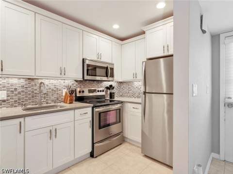 750 Mooring Line Dr 203, Naples FL - photo 9 of 35