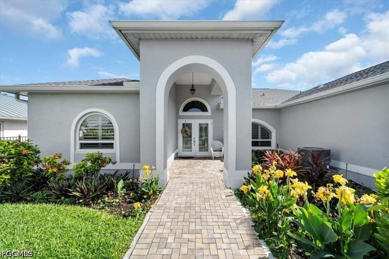 3 bedroom SingleFamilyResidence at 1157 SE 32nd Ter, Cape Coral, Cape Coral — photo 3