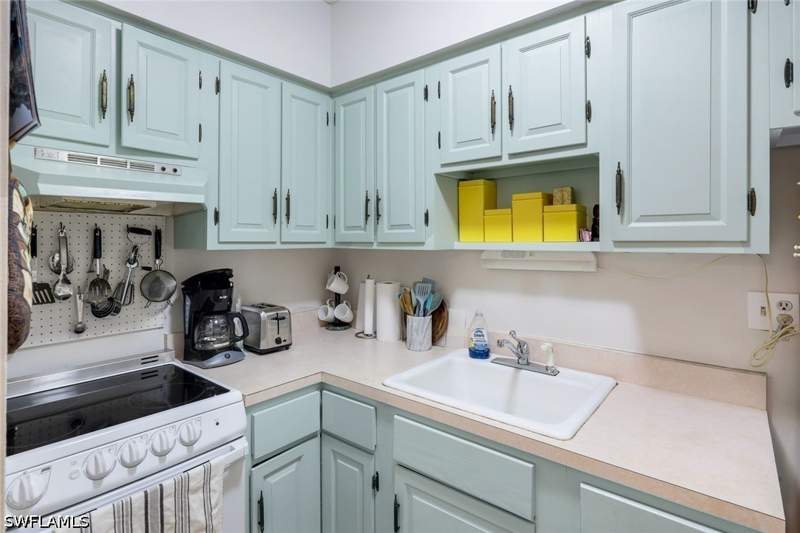 1 bedroom Condominium at 130 N Collier Blvd E4, Southwinds Apts Of Marco Island, Marco Island — photo 4