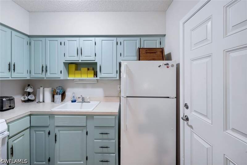 1 bedroom Condominium at 130 N Collier Blvd E4, Southwinds Apts Of Marco Island, Marco Island — photo 5