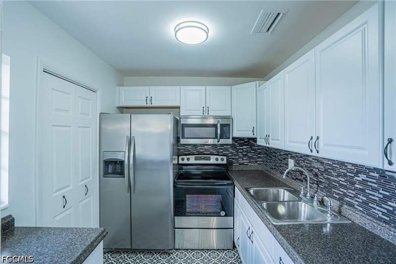 2 bedroom Condominium at 1503 Tropic Ter, Tropic Terrace, North Fort Myers — photo 4