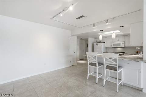 4933 Triton Ct W, Cape Coral FL - photo 14 of 50