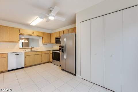 15460 Admiralty Cir 6, North Fort Myers FL - photo 12 of 45