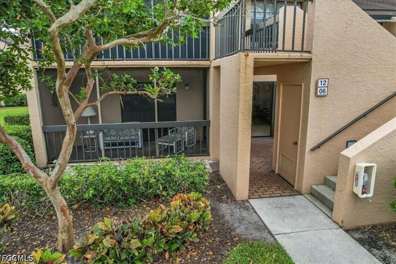 2 bedroom Condominium at 15460 Admiralty Cir 6, Admiralty Yacht & Racquet Club, North Fort Myers — photo 5
