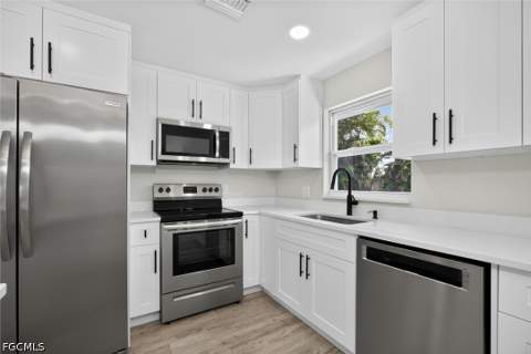 1628 N Flossmoor Rd, Fort Myers FL - photo 13 of 38