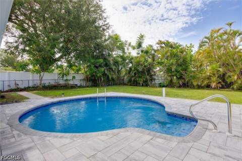1628 N Flossmoor Rd, Fort Myers FL - photo 18 of 38