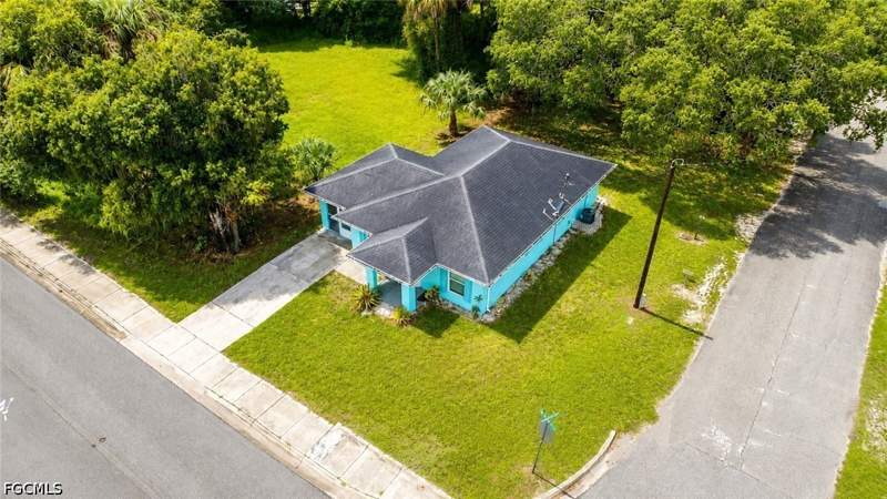2 bedroom SingleFamilyResidence at 420 Martin Luther King Blvd, Labelle, Labelle — photo 4