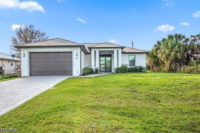 4 bedroom SingleFamilyResidence at 6137 Holt Ct, Fort Myers, Fort Myers — photo 2