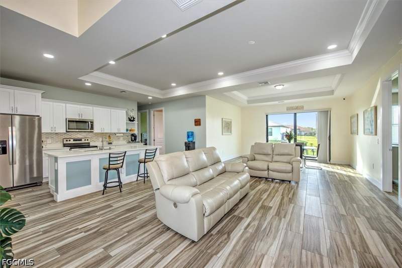 4 bedroom SingleFamilyResidence at 6137 Holt Ct, Fort Myers, Fort Myers — photo 5