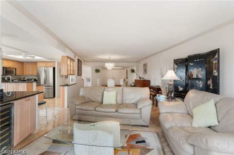 4451 Gulf Shore Blvd N 505, Naples FL - photo 13 of 39