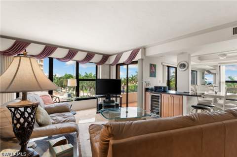 4451 Gulf Shore Blvd N 505, Naples FL - photo 14 of 39