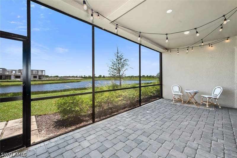 2 bedroom Townhouse at 15324 Lucerna St 102, Esplanade By The Islands, Naples — photo 2