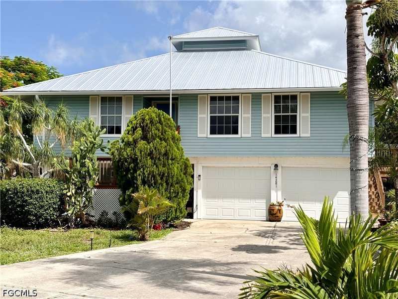 3 bedroom SingleFamilyResidence at 14281 Pacosin Ct, Alden Pines First Add, Bokeelia — photo 1